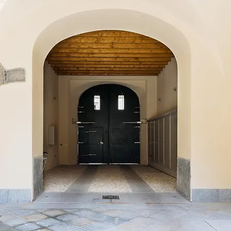 Palazzo Tatti - Bymyhomeincomo Apartment *